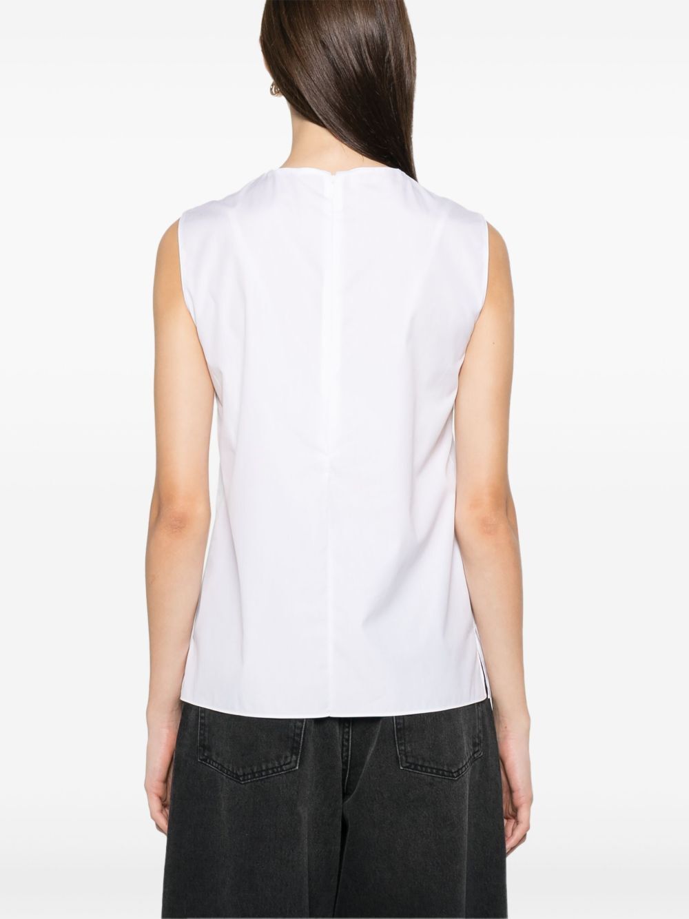 PLEAT-DETAIL SLEEVELESS BLOUSE