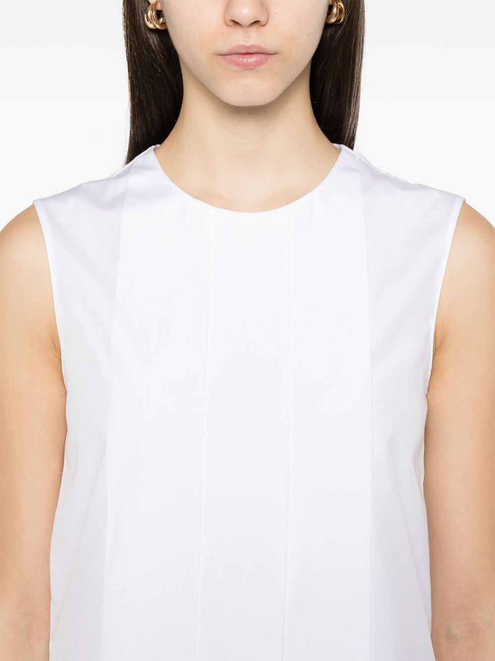 PLEAT-DETAIL SLEEVELESS BLOUSE