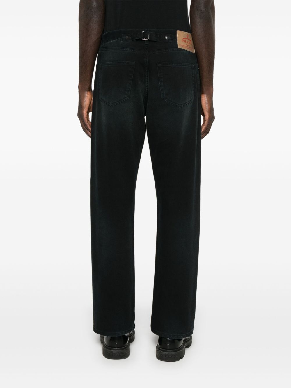 STRAIGHT LEG TAPERED JEANS