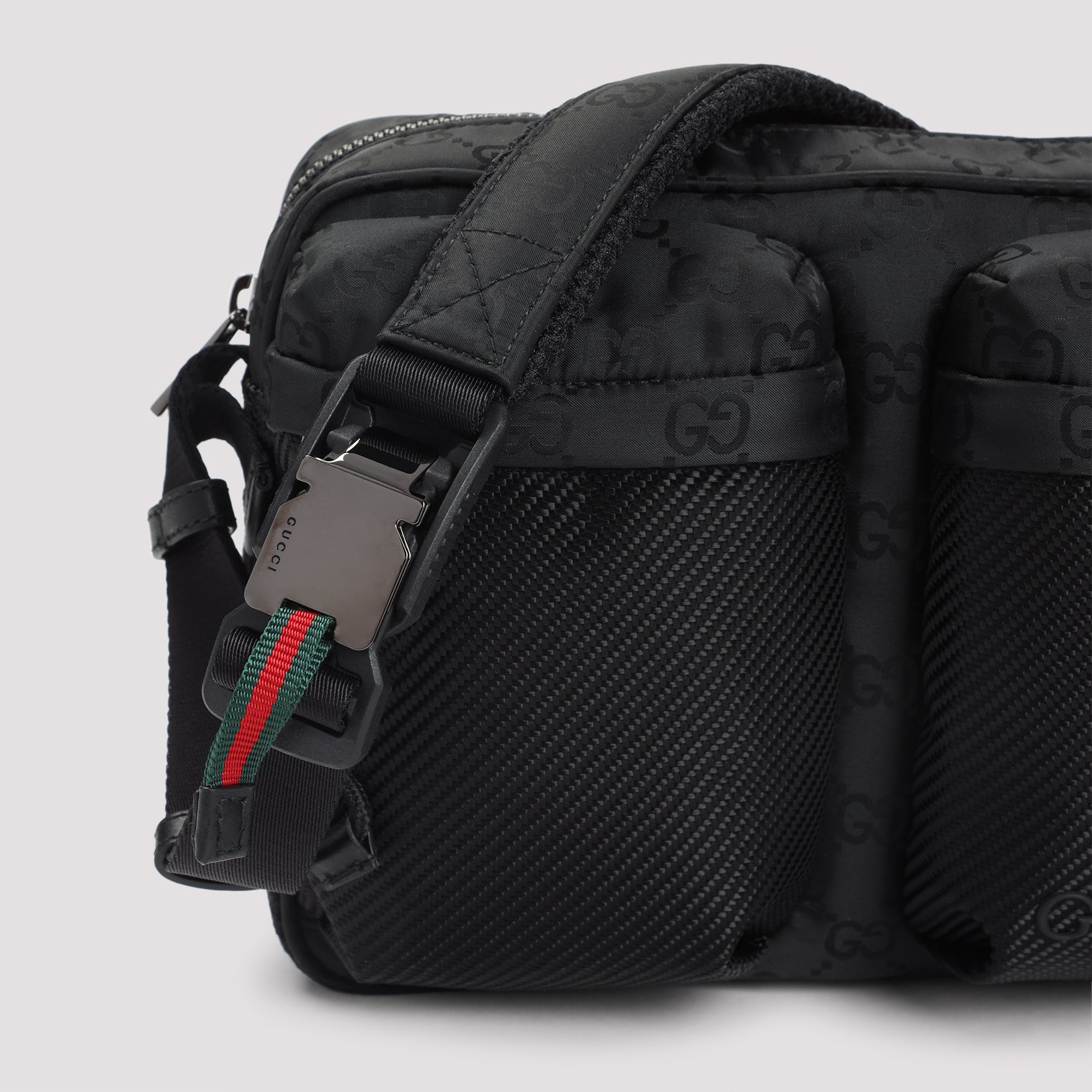 CROSSBODY