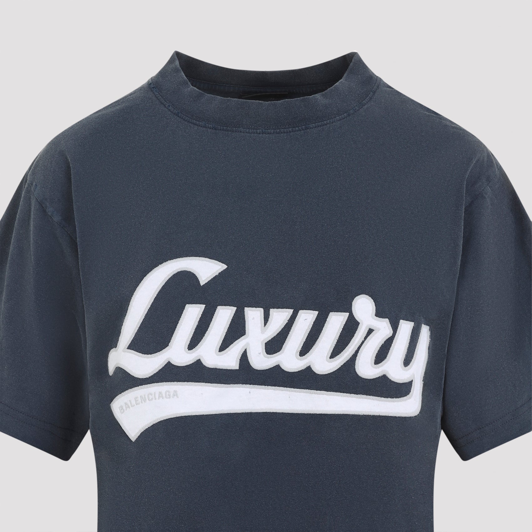 Medium Fit T-shirt