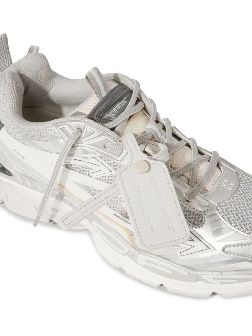 BE RIGHT BACK SNEAKERS