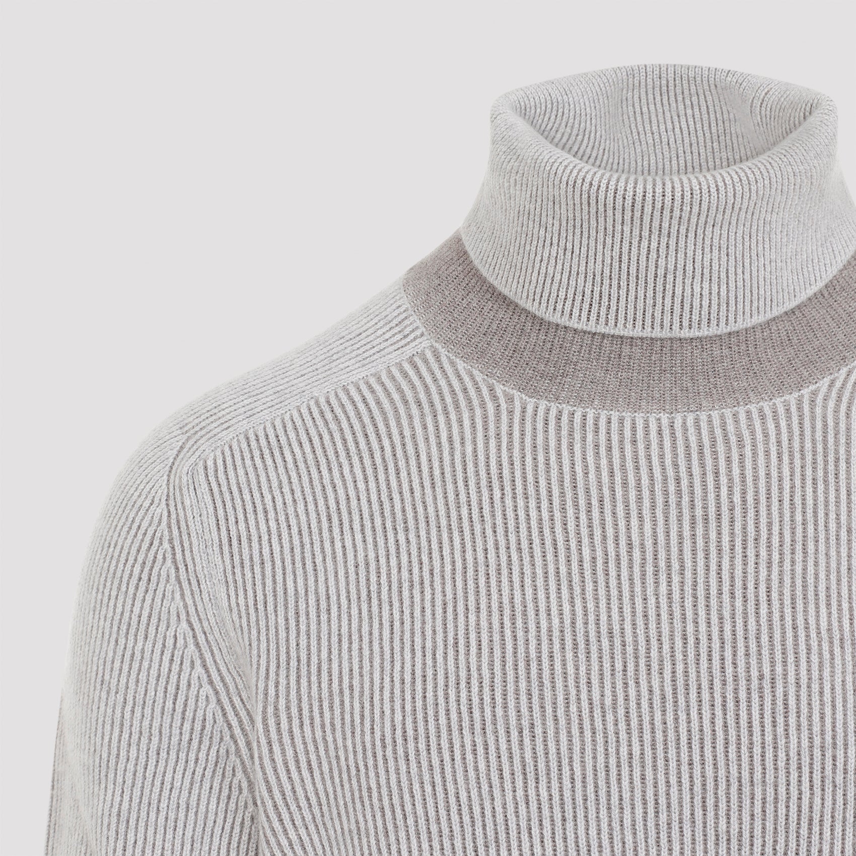 Vanise T-Neck Raglan Sleeves Sweater