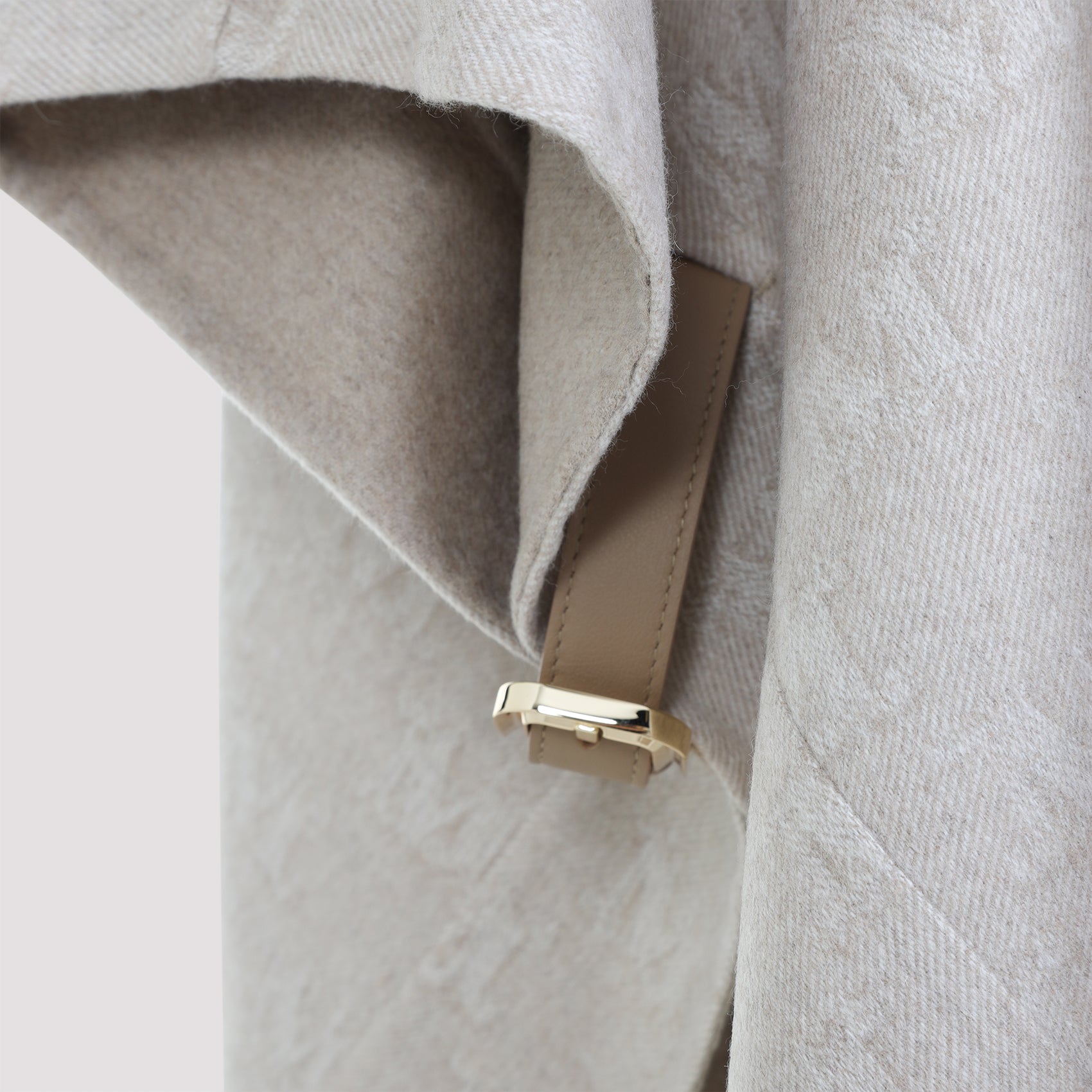 Jago Logo Long Cape