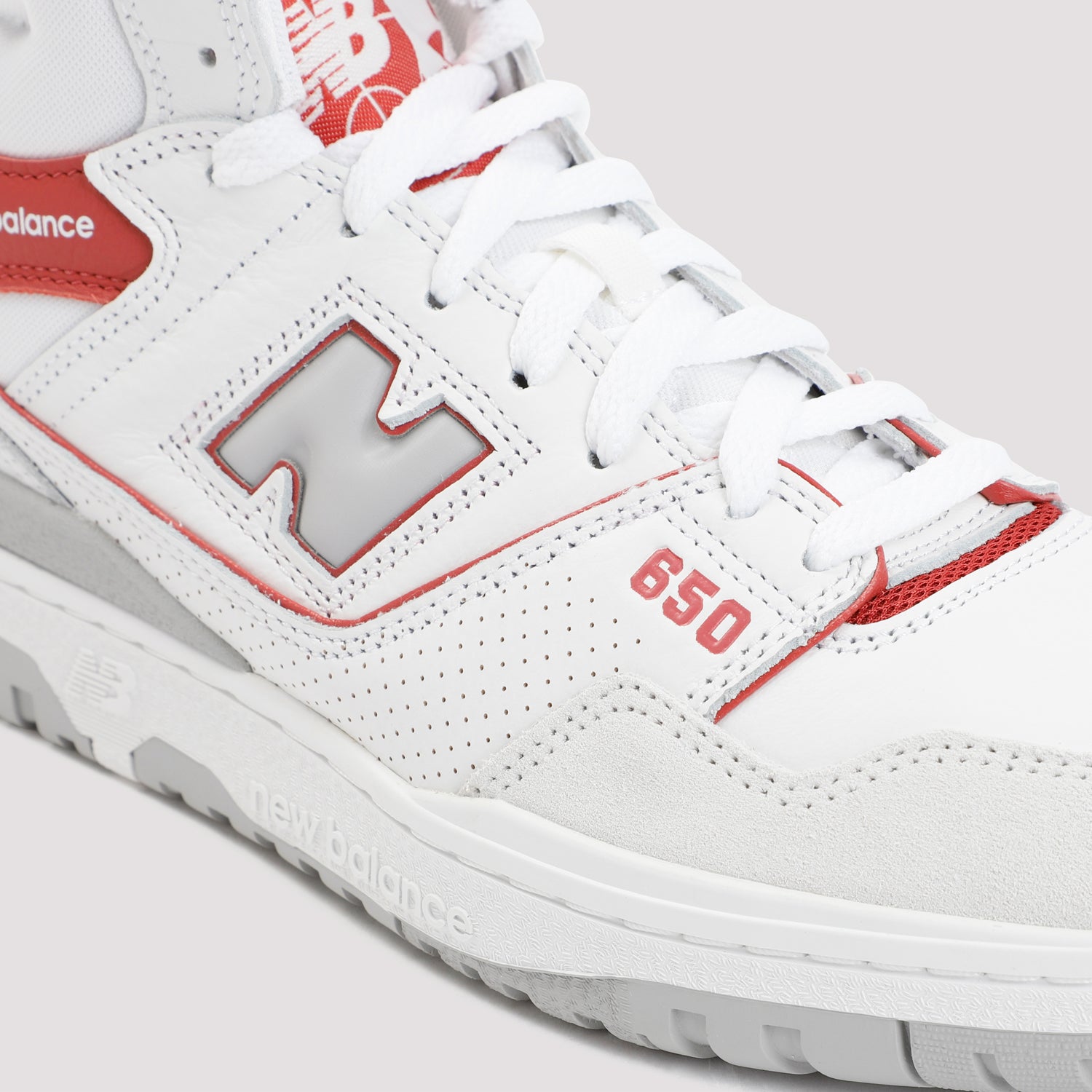 650 Sneakers
