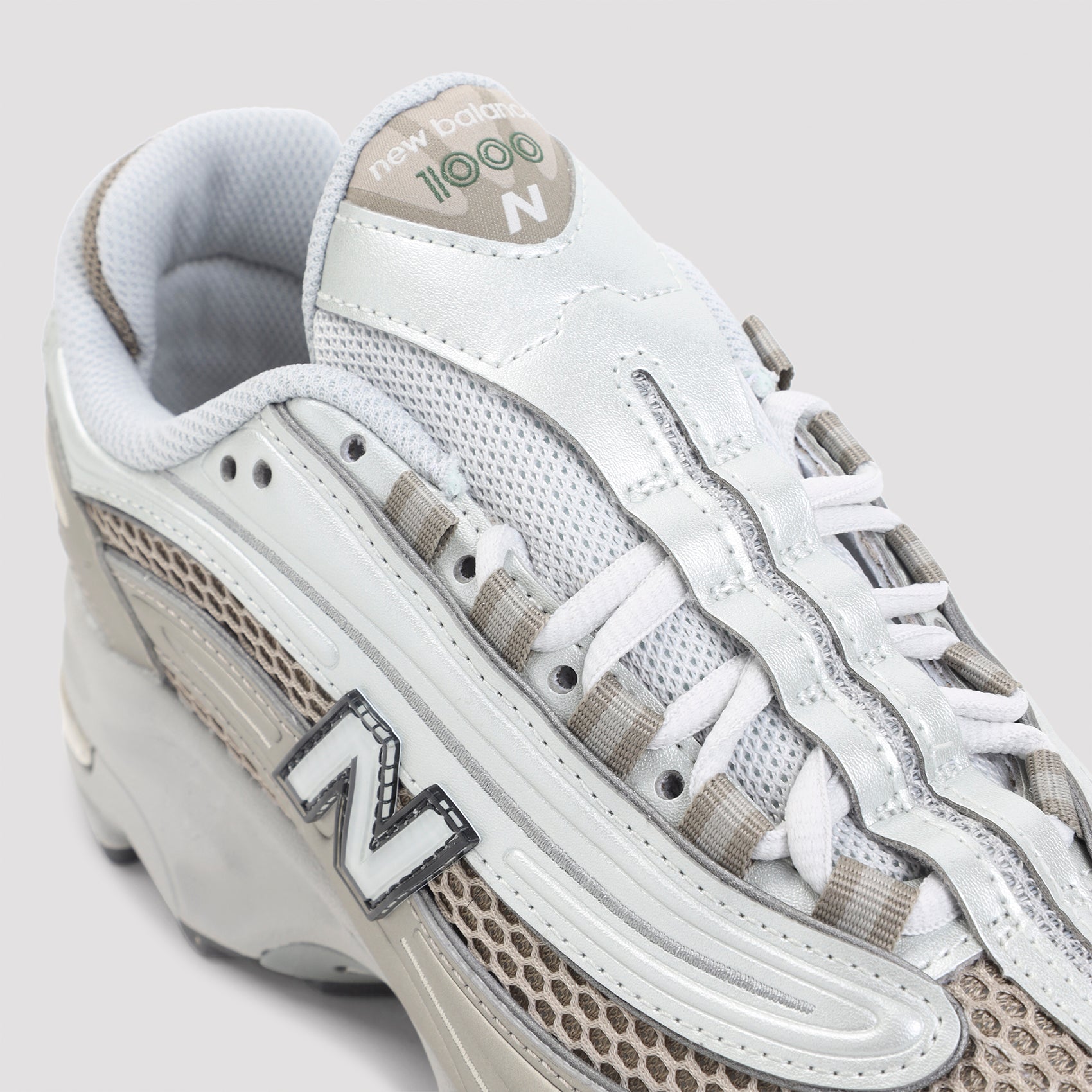 1000 Sneakers