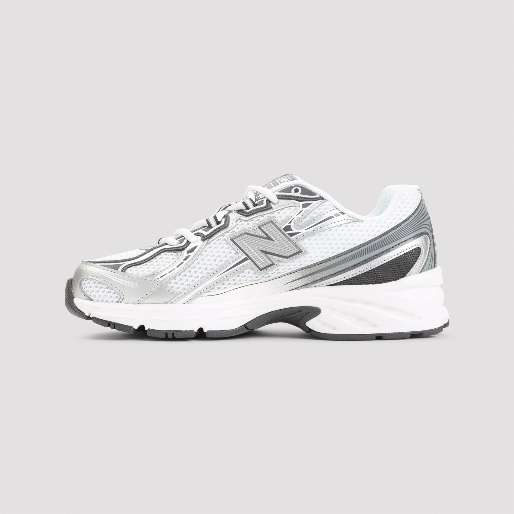 740 Sneakers