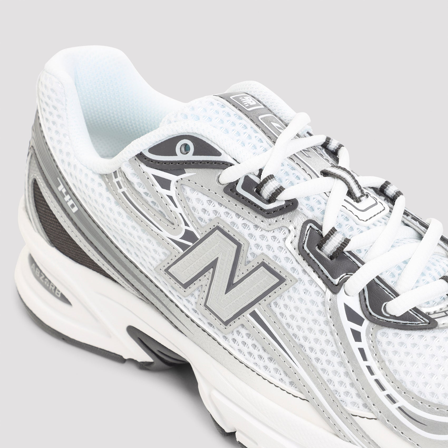 740 Sneakers
