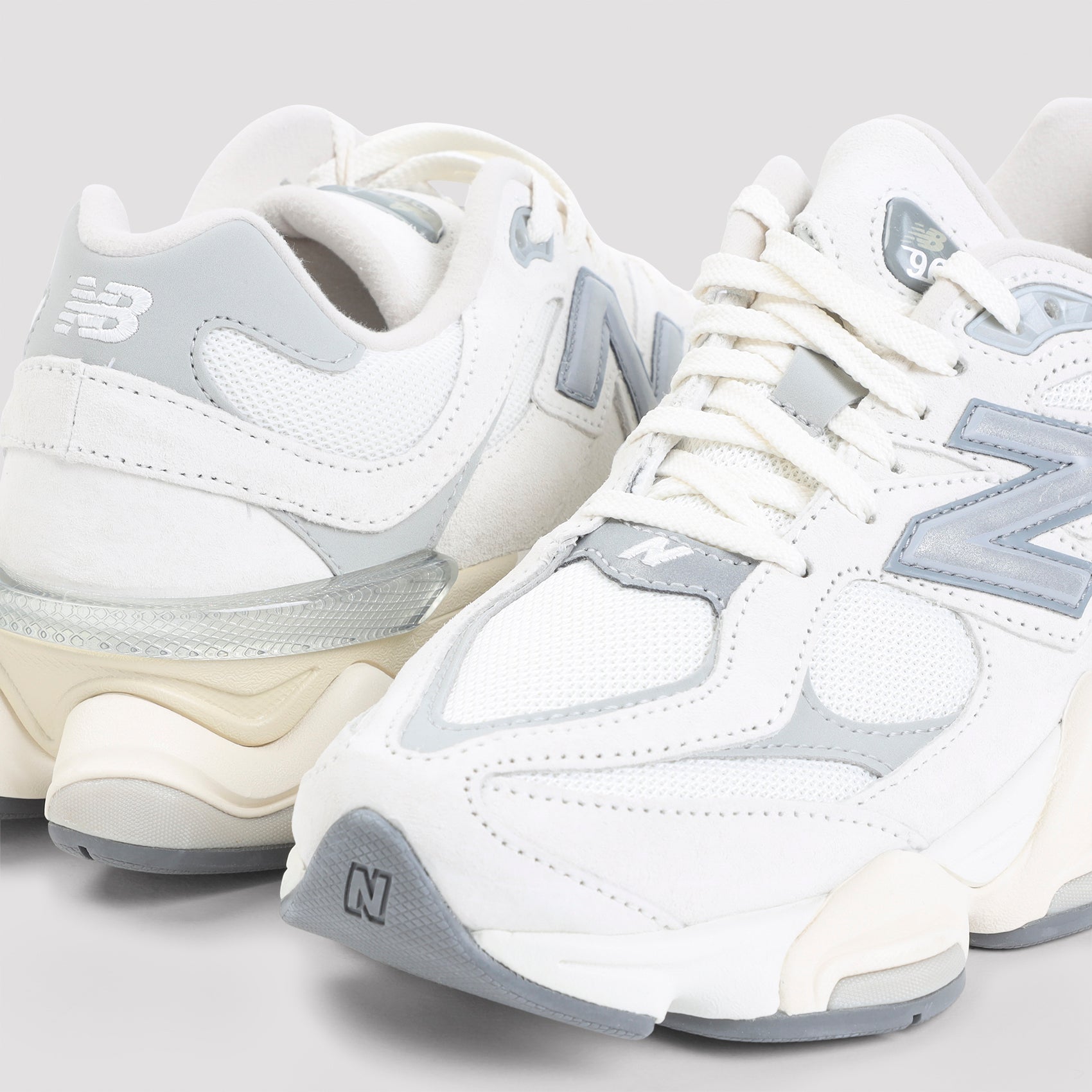 9060 Sneakers