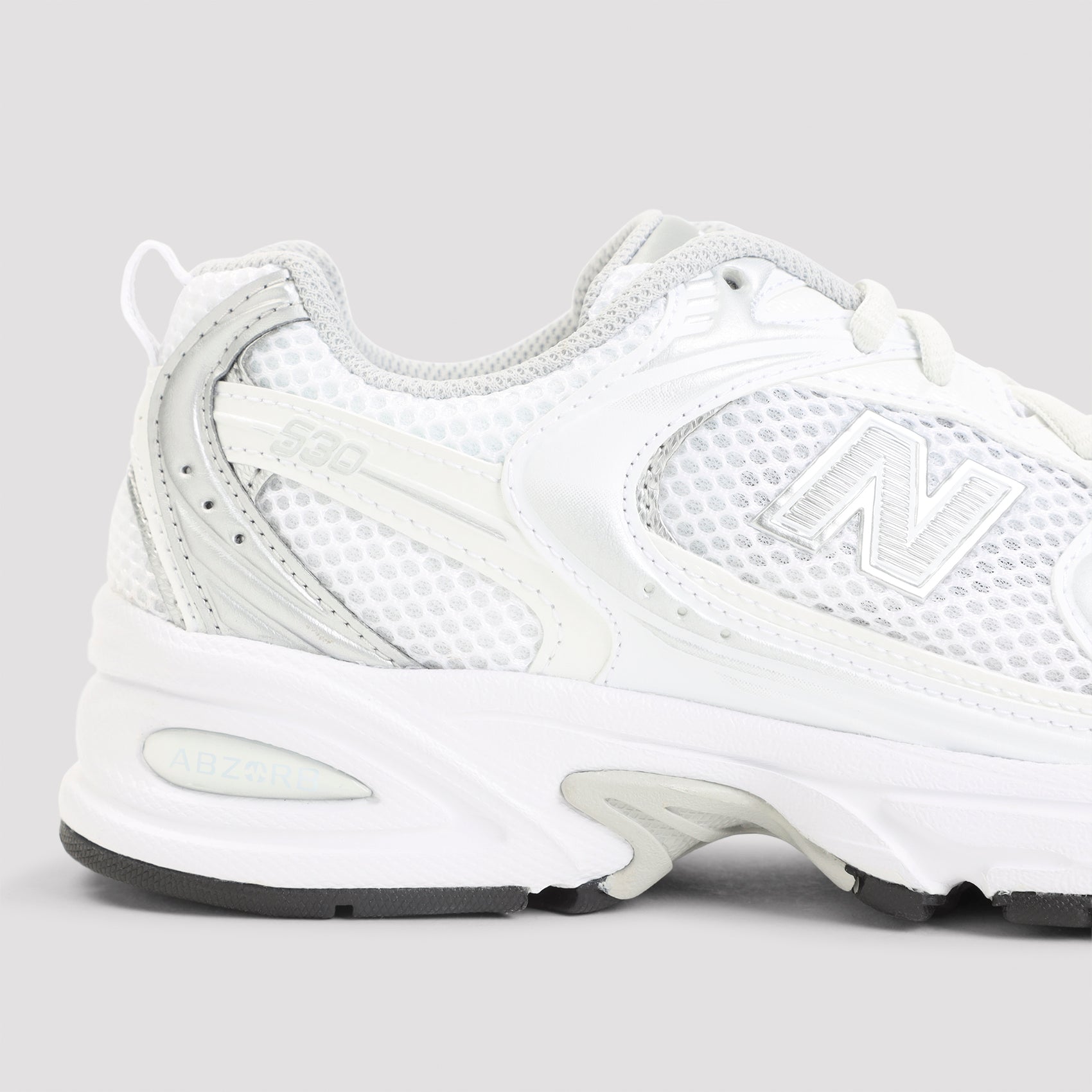 530 Sneakers