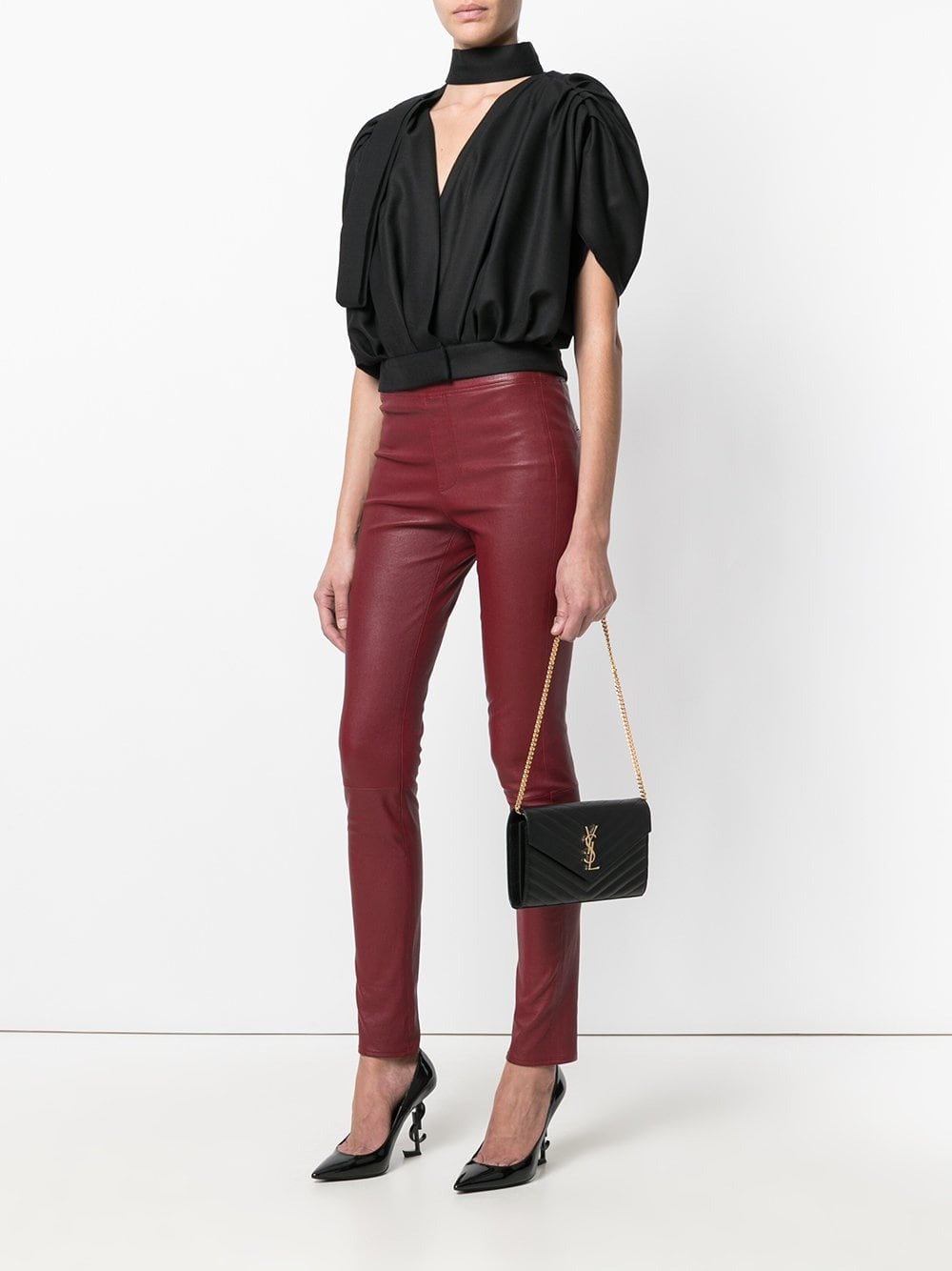 CLASSIC CASSANDRE CHAIN WALLET IN GRAIN DE POUDRE LEATHER