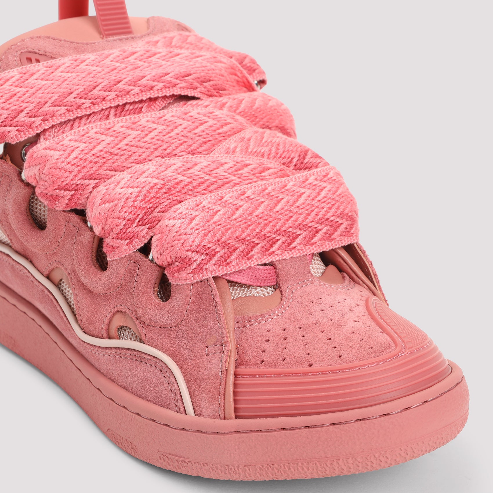 Curb Sneakers