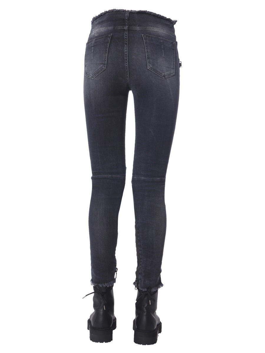 SKINNY FIT JEANS