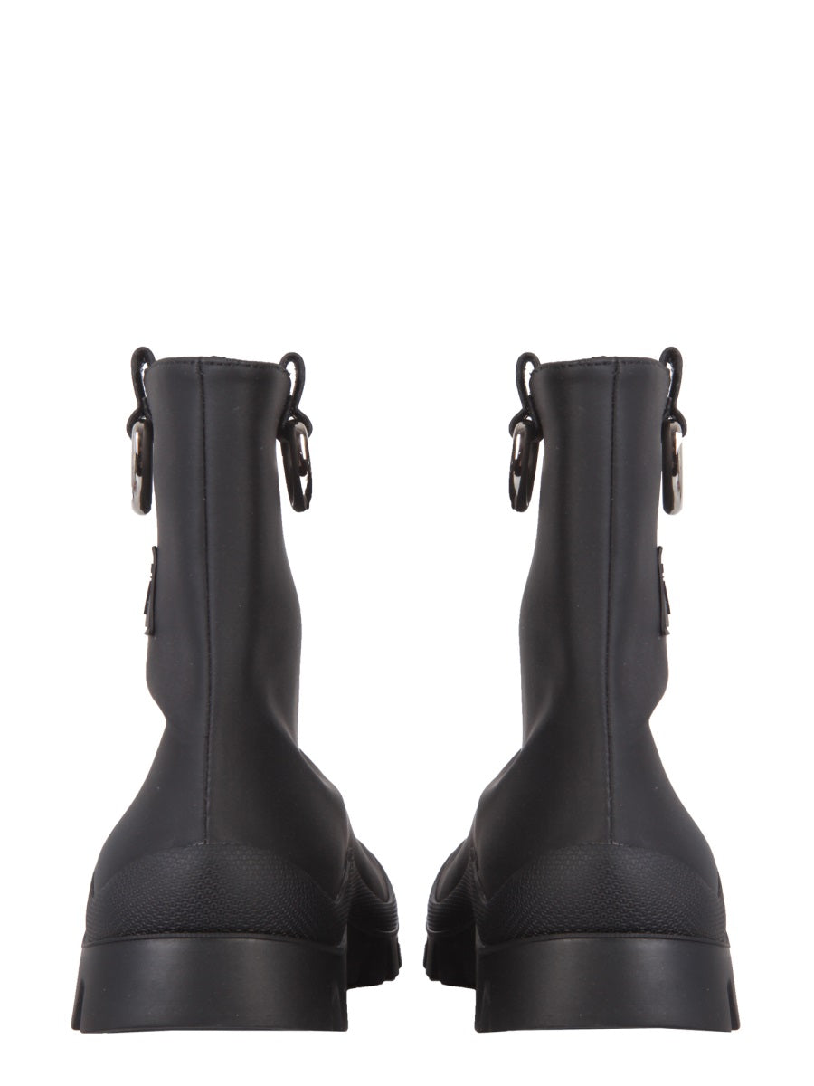 RAIN BOOTS