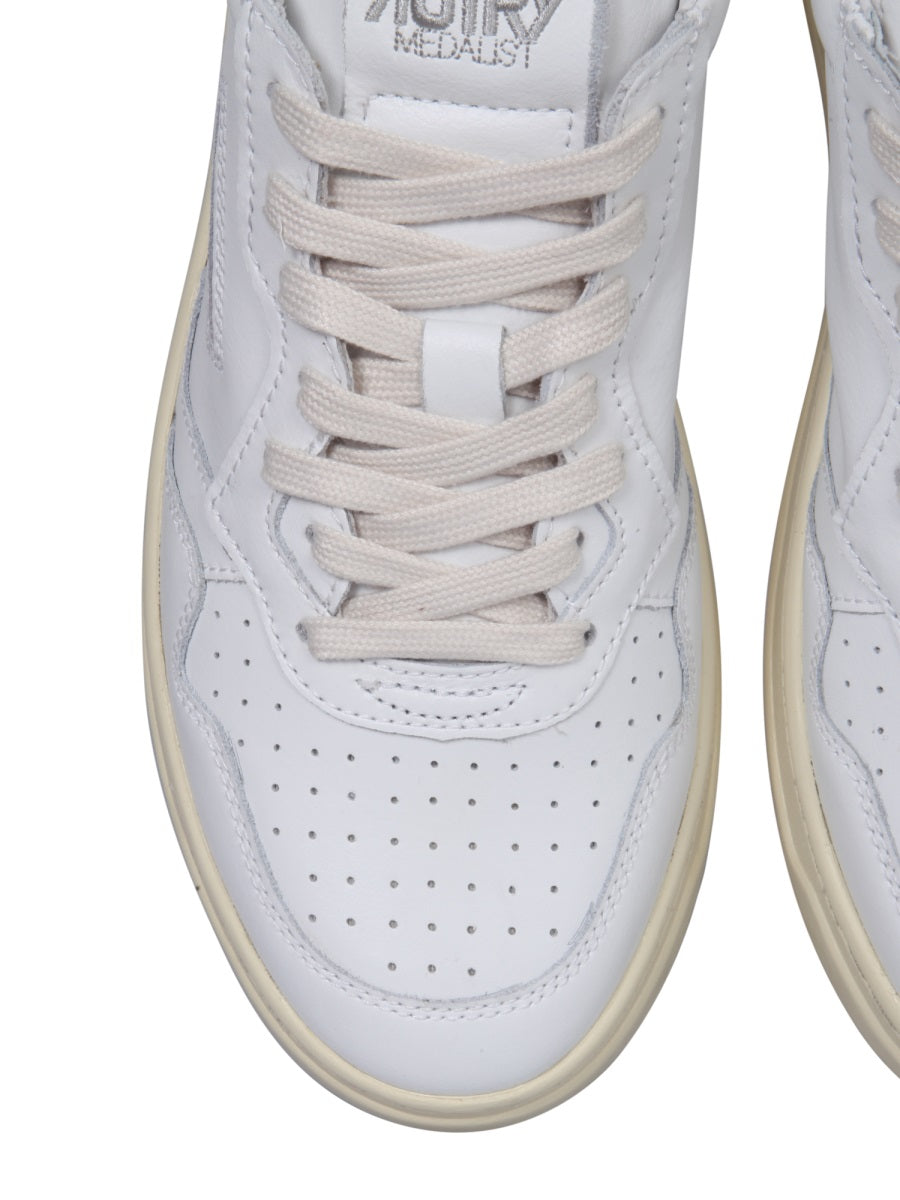 LEATHER SNEAKER