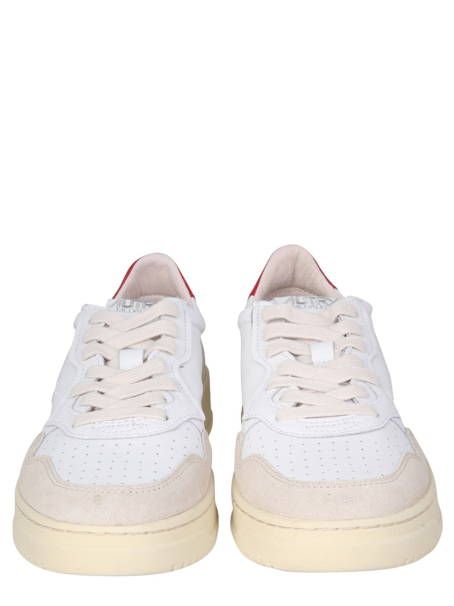 LEATHER SNEAKER