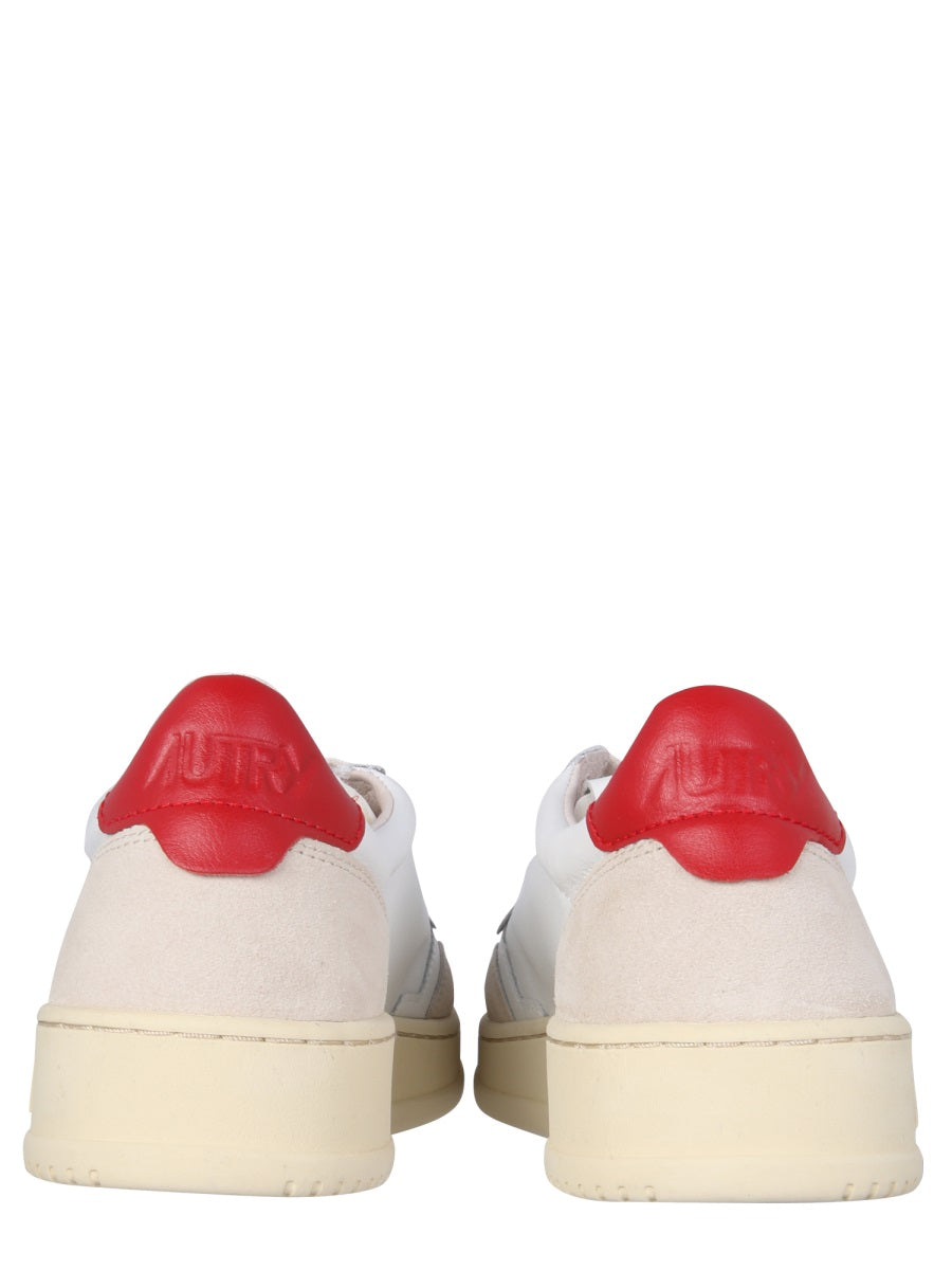 LEATHER SNEAKER