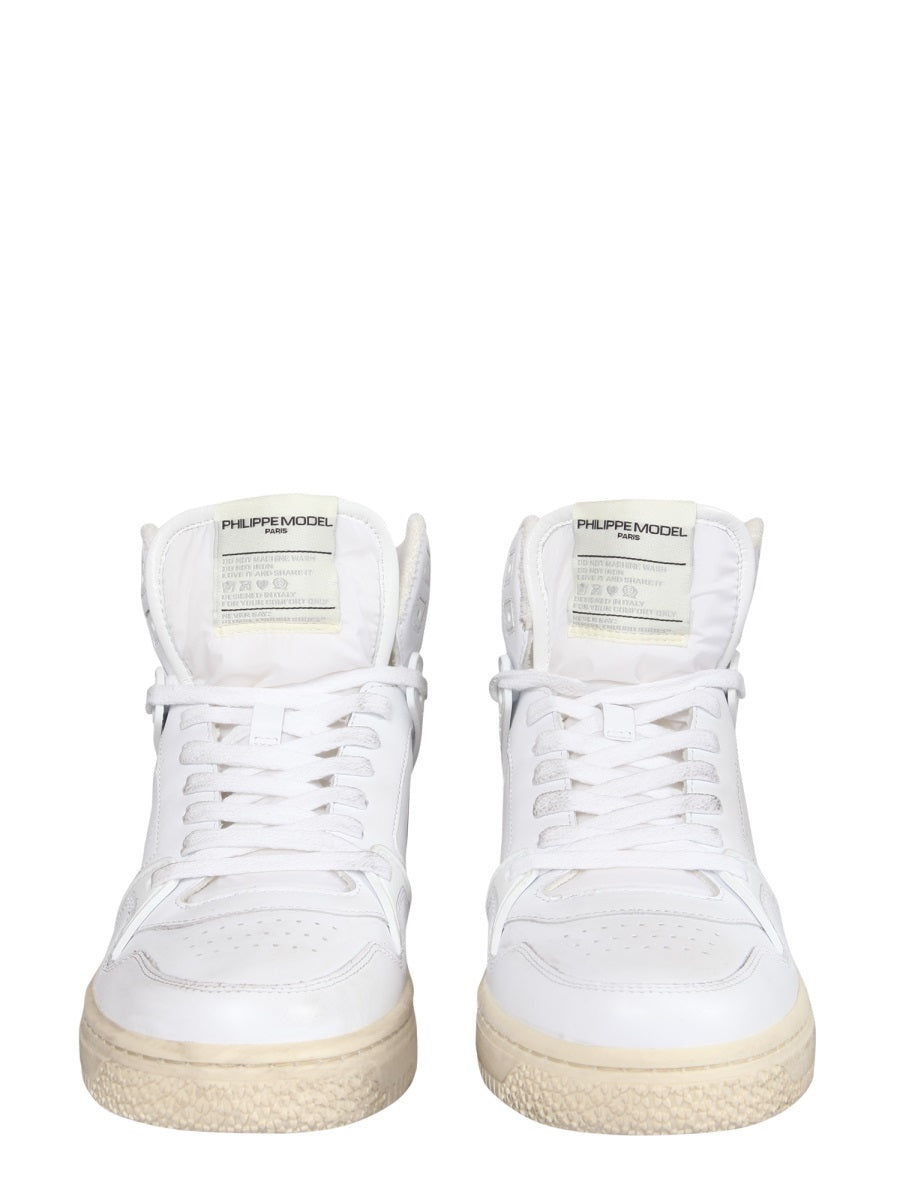 GREAT TALL SNEAKERS