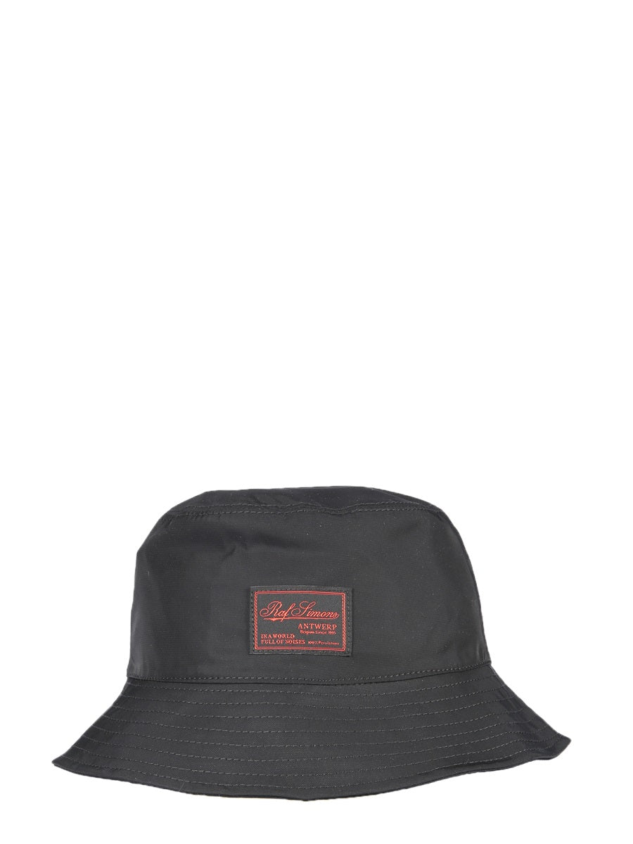 REVERSIBLE BUCKET HAT