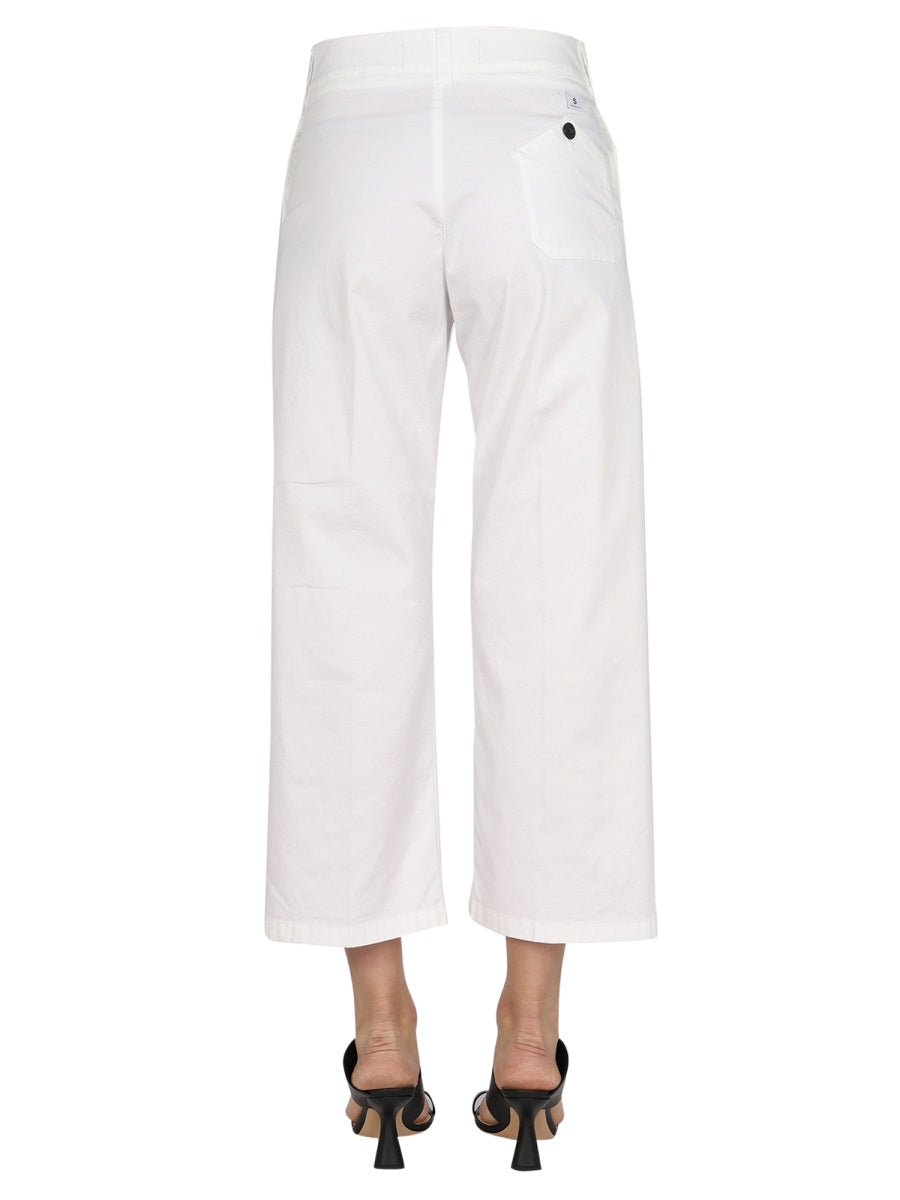 CROPPED FIT JEANS