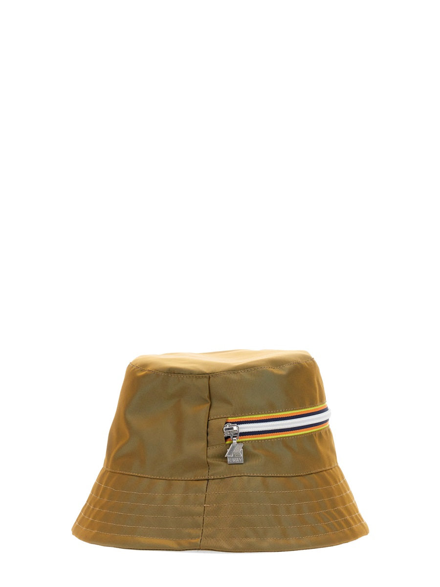 BUCKET HAT WITH ZIPPER LOGO