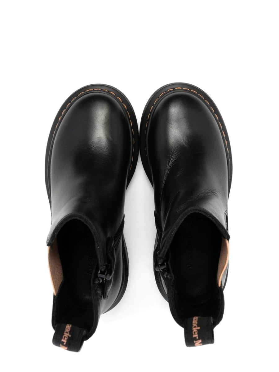 ANKLE BOOT WITH CONTRASTING ELASTIC ON THE SIDE