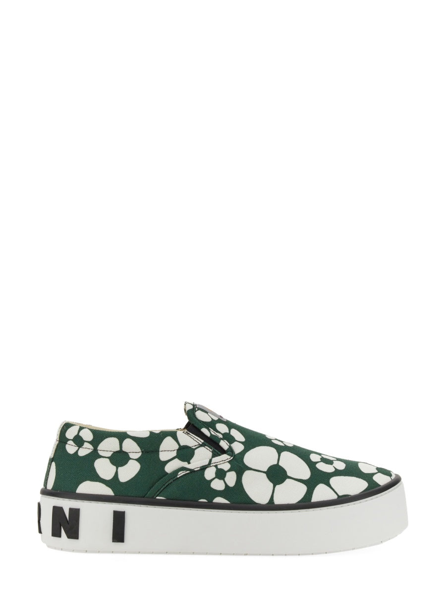 sneaker slip on