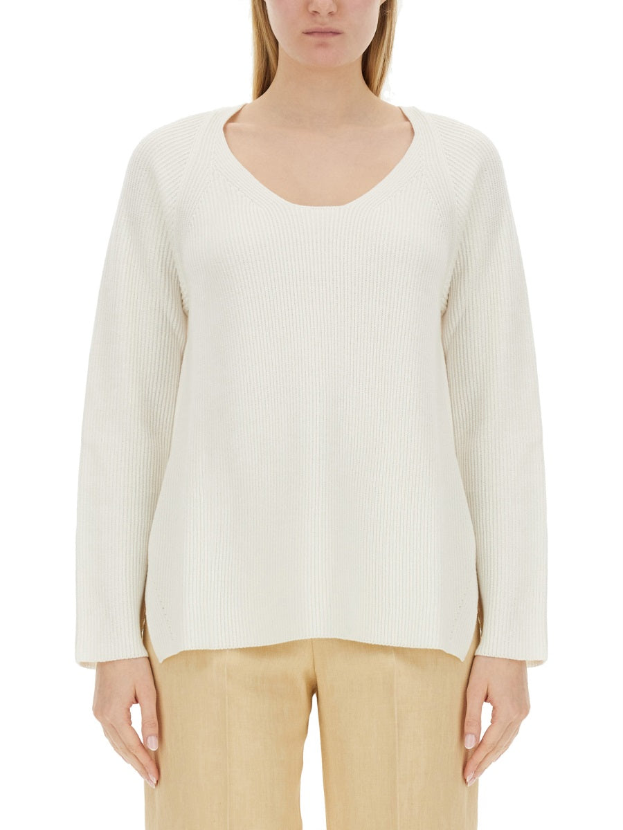 V-NECK SWEATER