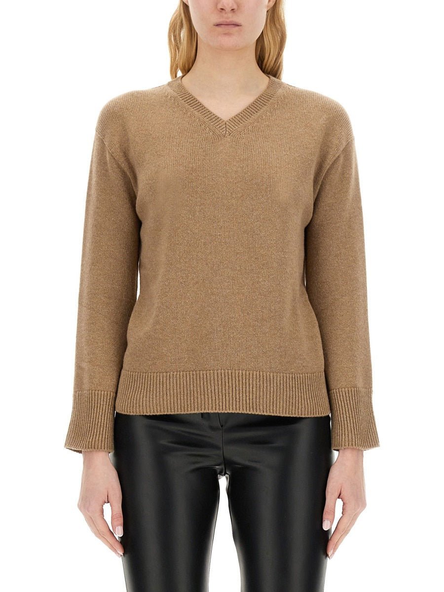 V-NECK SWEATER