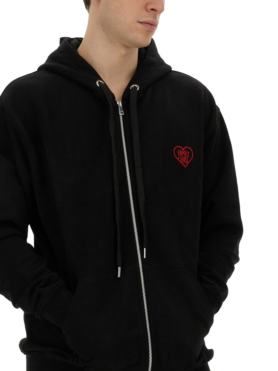 ZIP SWEATSHIRT.