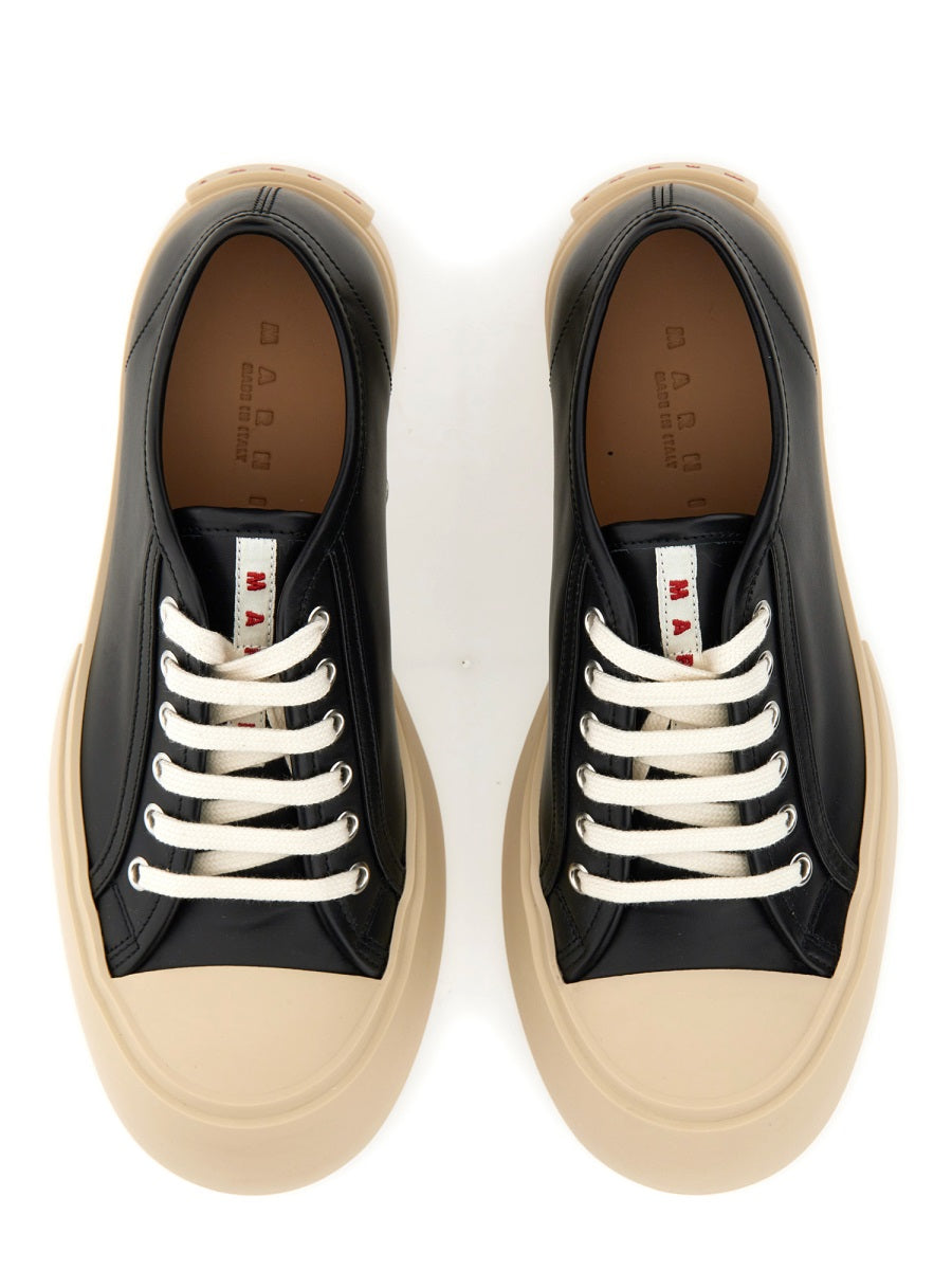 LEATHER SNEAKER