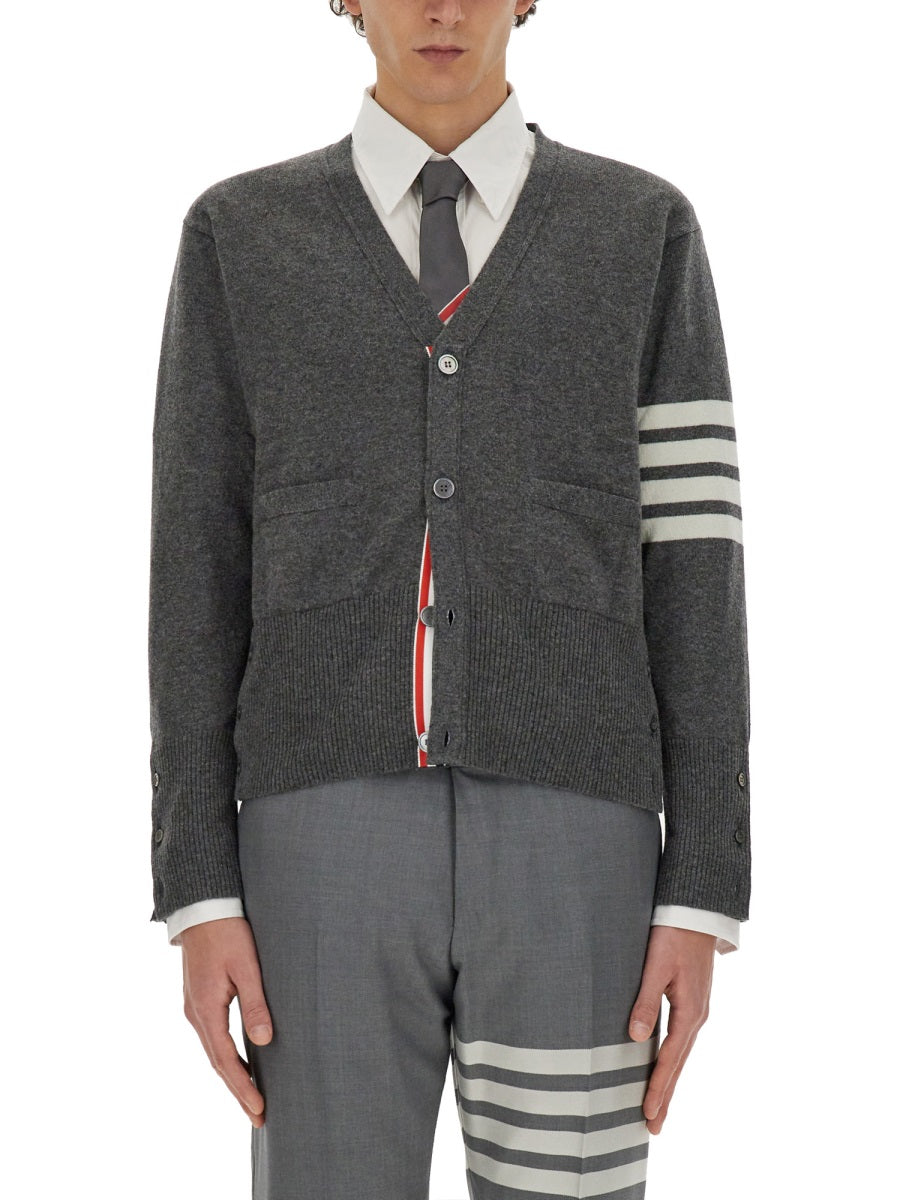 V-NECK CARDIGAN