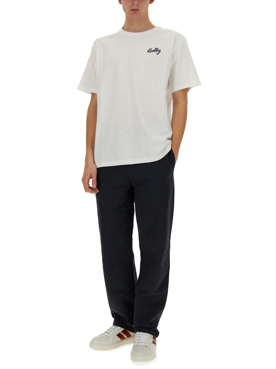 T-SHIRT WITH LOGO