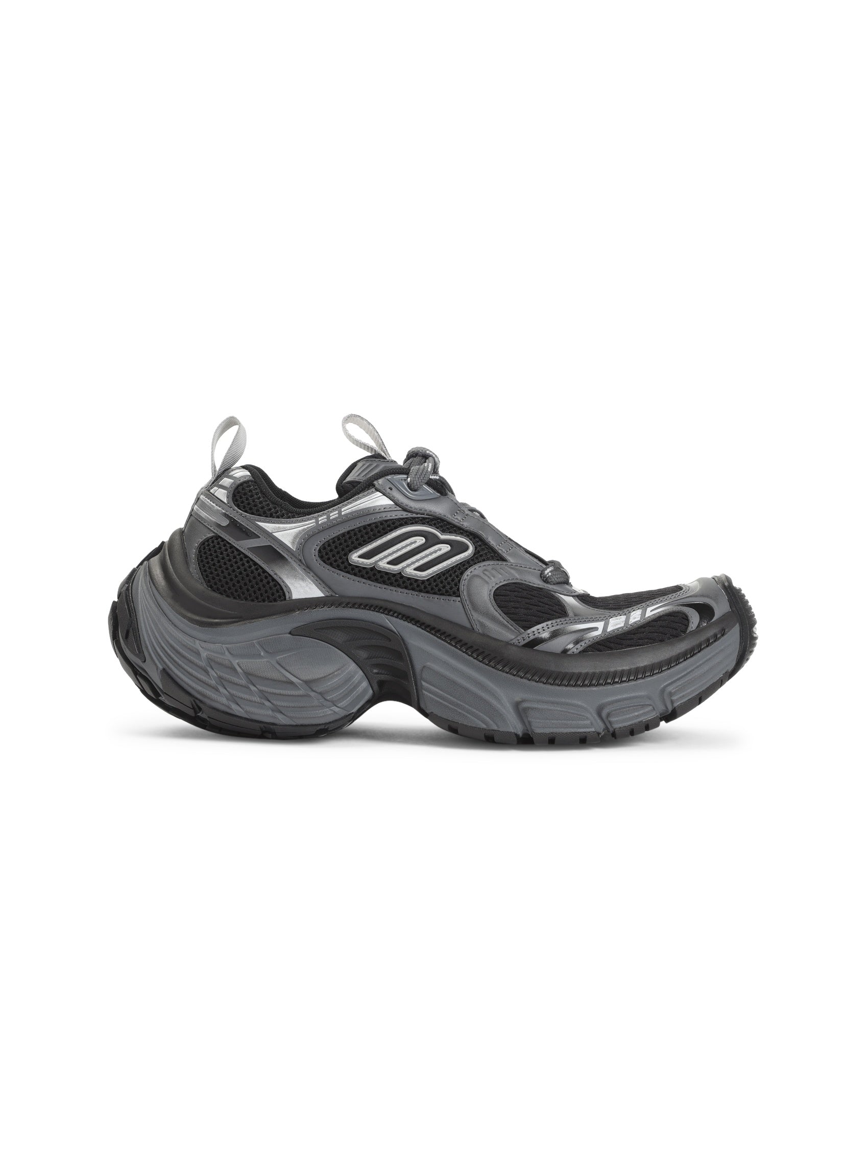 6XL Sneakers