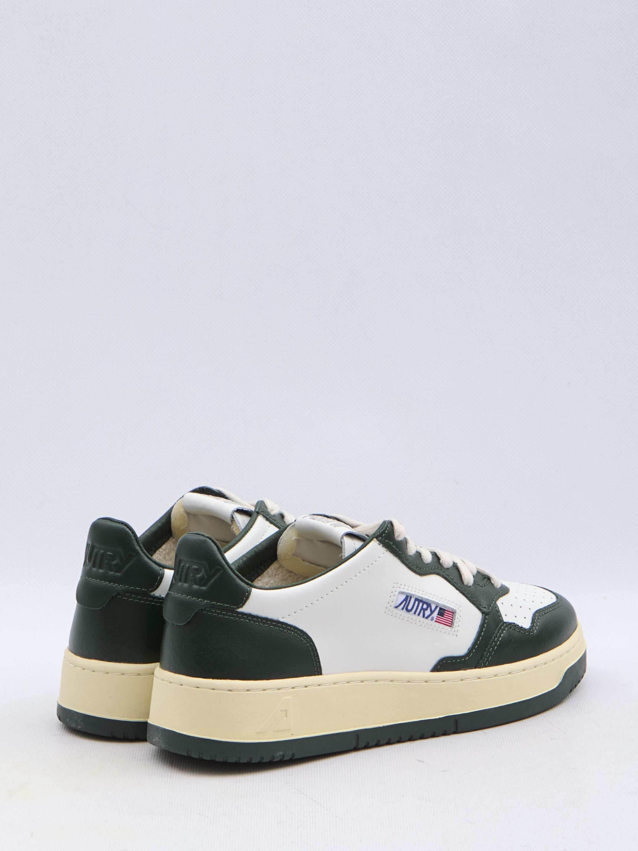 Medalist sneakers in white and green