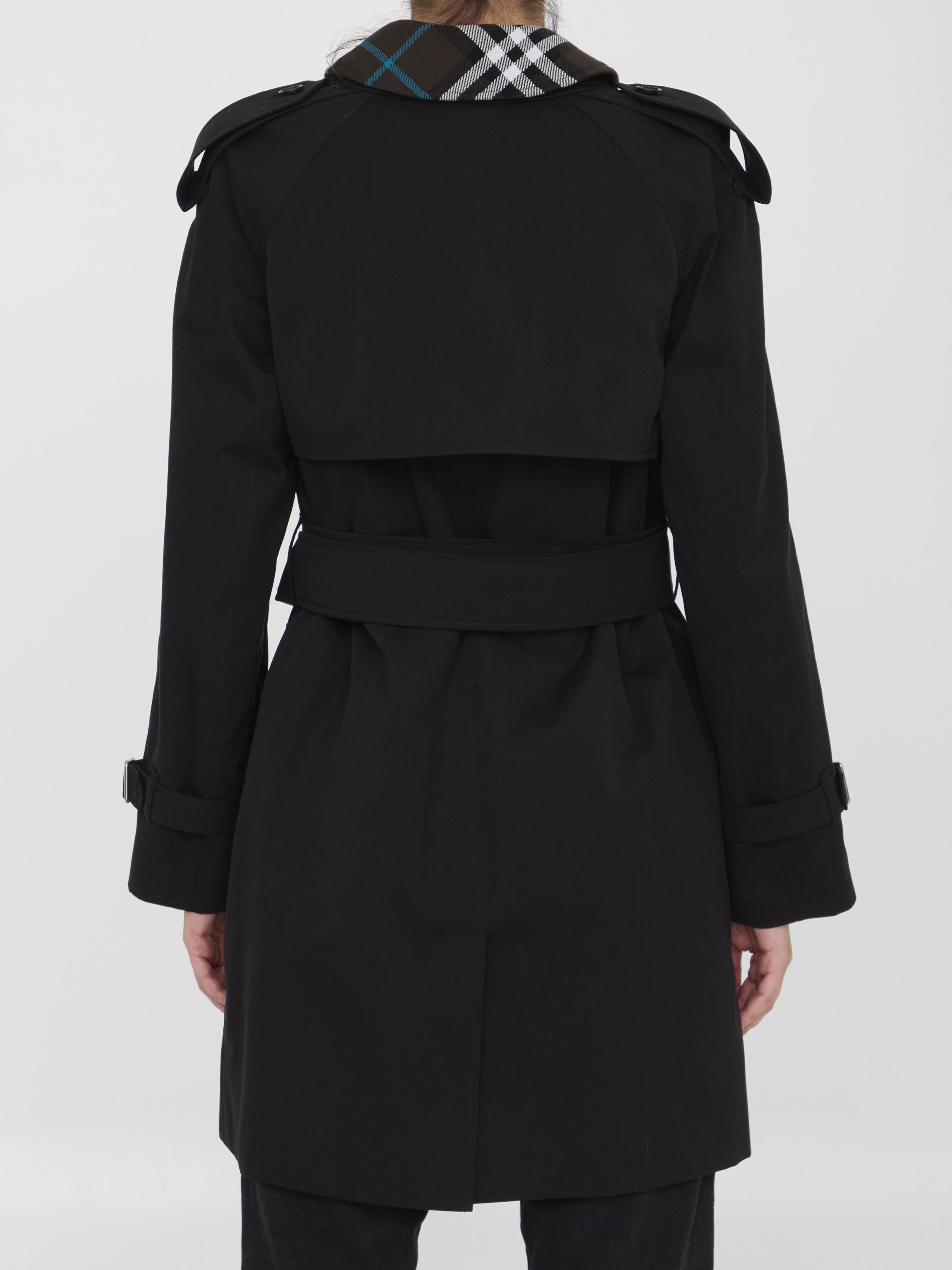 Raincoat with Check collar