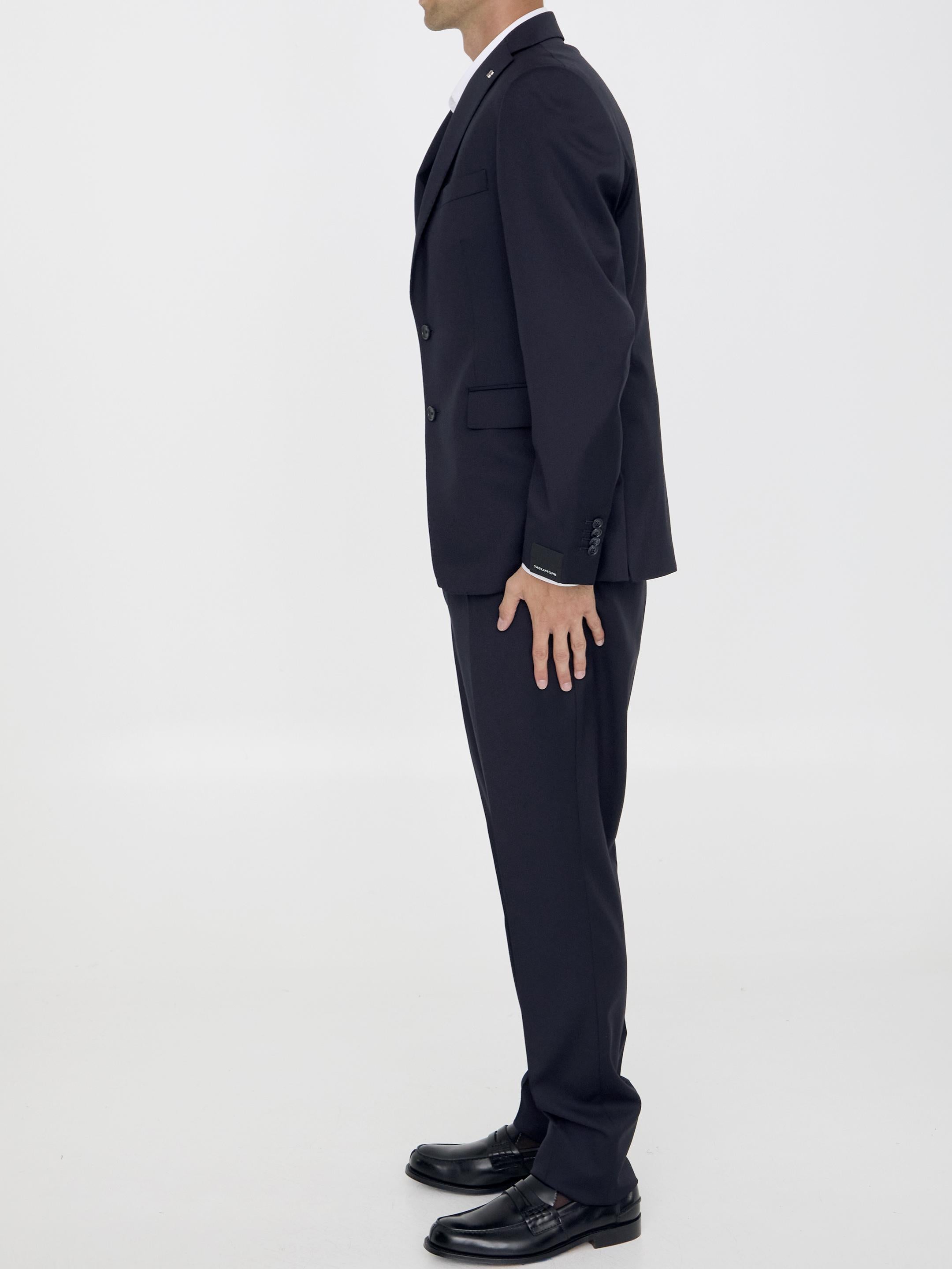 Two-piece suit in virgin wool